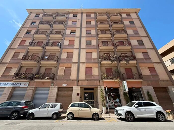 Appartamento con 6 locali in vendita in Via Palma, Trapani