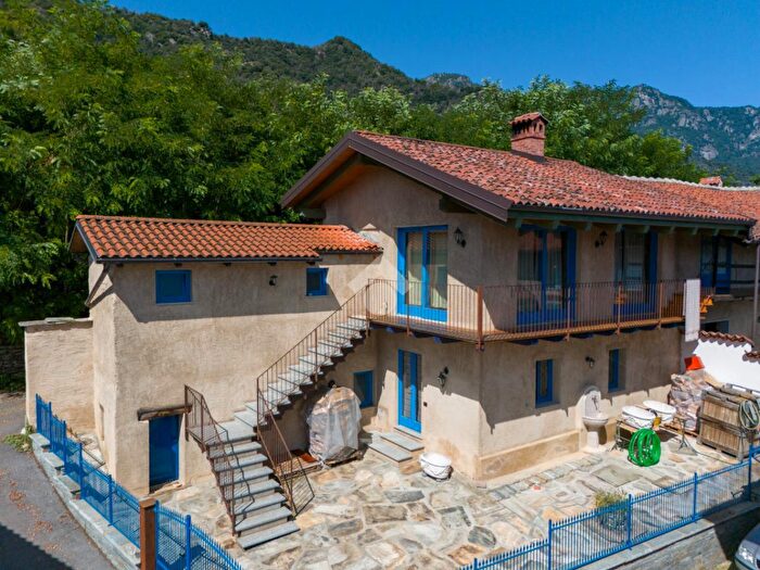 Casa con 5 locali in vendita in Via dei Grilli, Revello