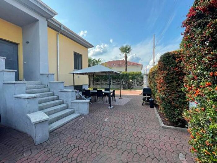 Casa trilocale in vendita in Via Silvio Pellico, Villa Cortese