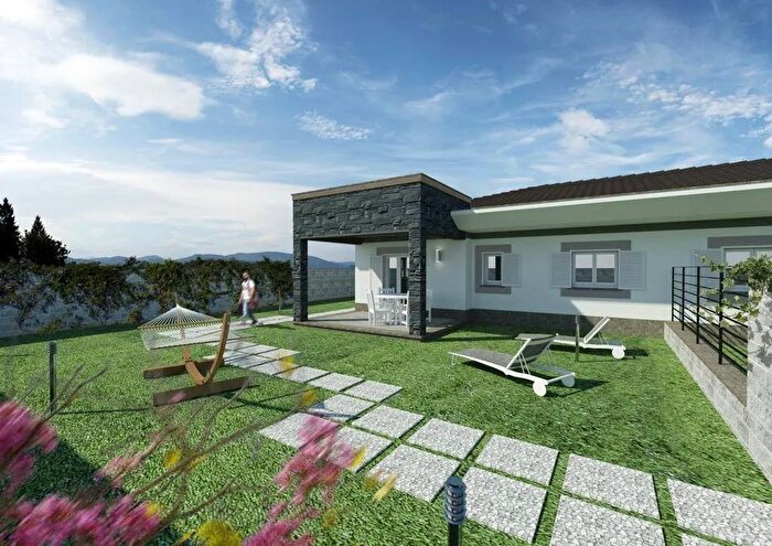 Casa trilocale in vendita in Via di Colle Cocchino Anzio, Anzio