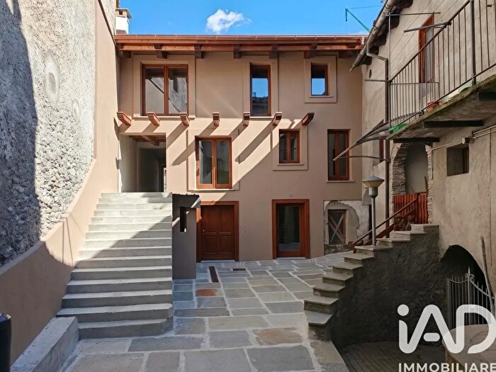 Appartamento quadrilocale in vendita in Via Des Ambrois, Oulx