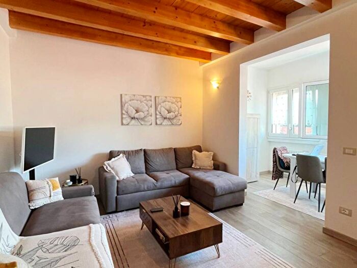 Appartamento bilocale in affitto in Via Bonanomi, Centro Storico, Como