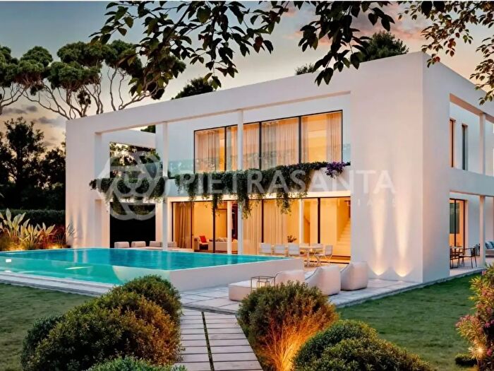 Casa con 10 locali in vendita in Forte Dei Marmi
