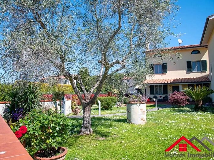 Casa con 6 locali in vendita in San Giuliano Terme