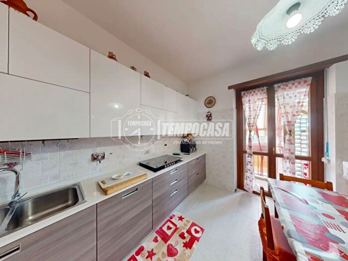 Appartamento con 5 locali in vendita in Via Rocco Scotellaro, Torino