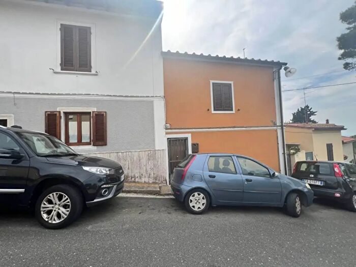 Casa trilocale in vendita in Livorno