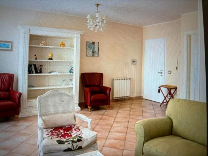 Appartamento con 5 locali in vendita in Cesare Battisti, Viareggio