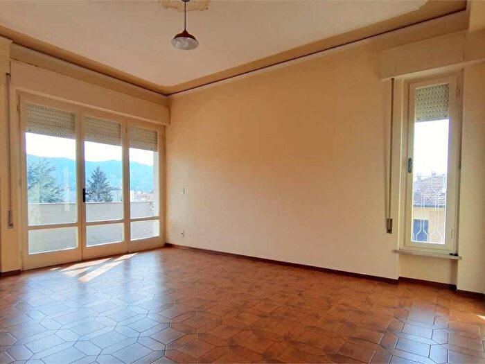 Appartamento con 5 locali in affitto in Via Luporini, SantAnna, Lucca