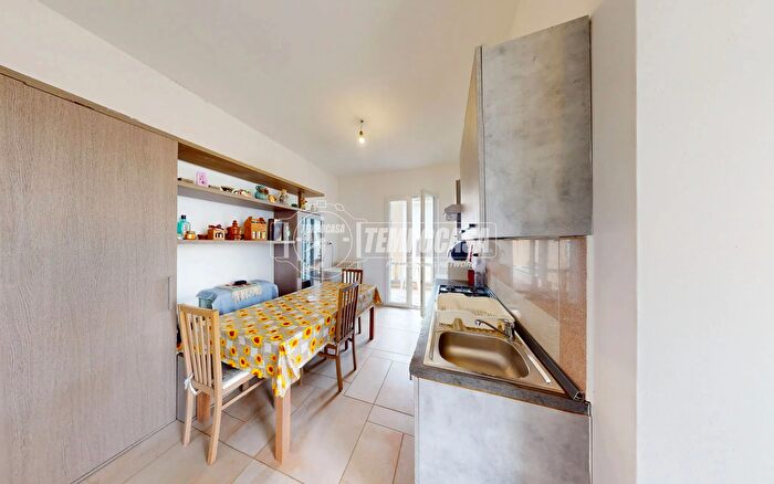 Appartamento trilocale in vendita in Via Giosuè Carducci, Muro Leccese