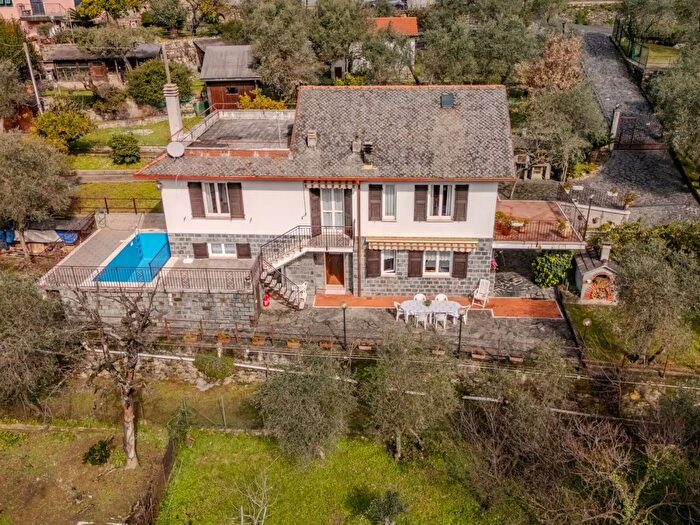 Casa con 11 locali in vendita in Via Cornice di San'Ambrogio, Zoagli