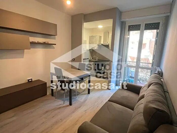 Appartamento bilocale in affitto in Via Carnia, Milano