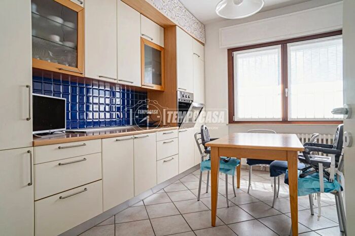 Appartamento quadrilocale in vendita in Viale Dante Alighieri, Fano