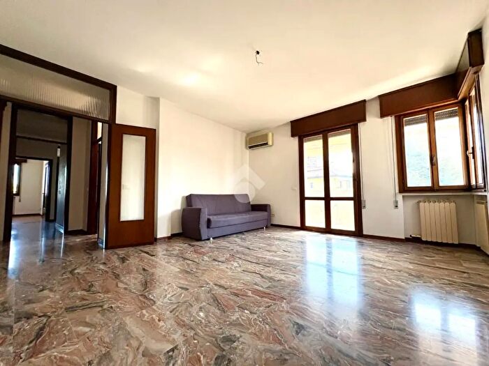 Appartamento quadrilocale in vendita in Via Leonardo Bruni, Padova