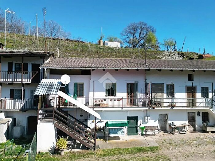 Casa bilocale in vendita in Via Comba Carle, Barge