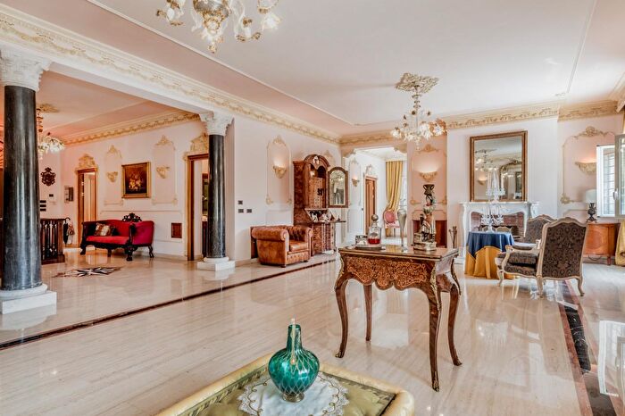 Casa con 14 locali in vendita in Colle degli dei, Velletri