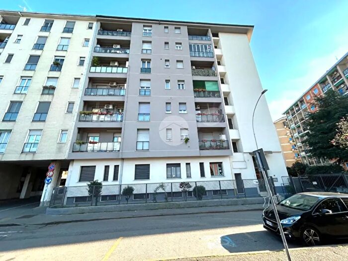 Appartamento trilocale in vendita in Via Marco Polo, Corsico