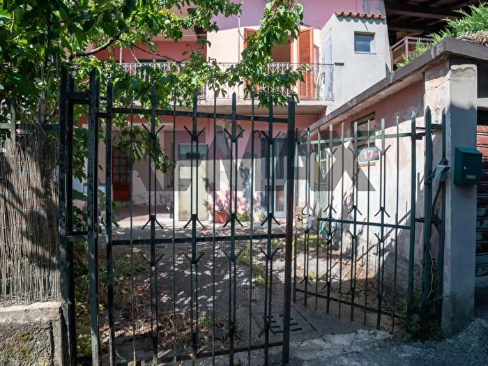 Casa trilocale in vendita in Caprino Bergamasco