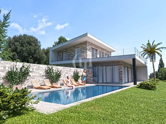 Casa con 5 locali in vendita in San Felice Del Benaco