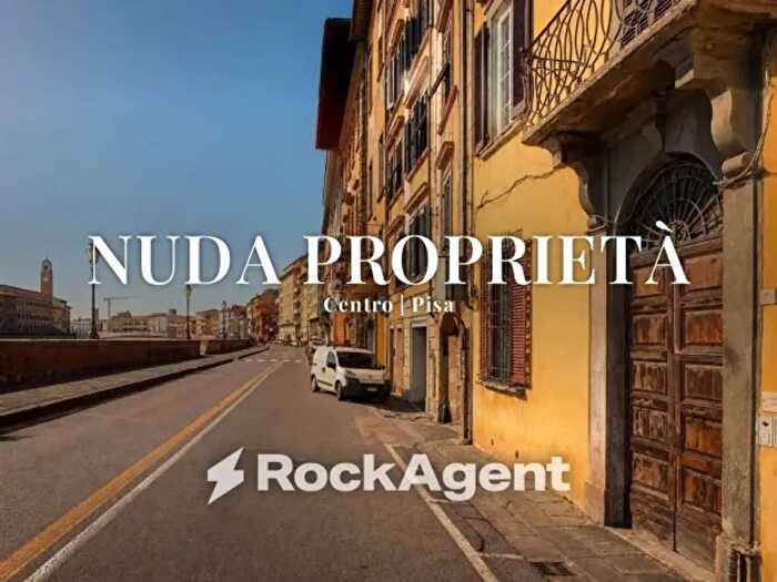 Appartamento con 6 locali in vendita in Lungarno Mediceo, Pisa