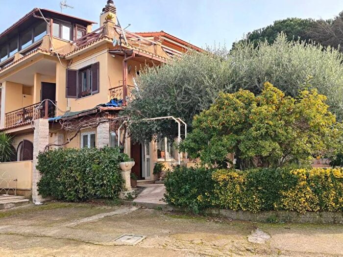 Appartamento trilocale in affitto in Via Caravaggio, Castagnole Due Santi, Marino