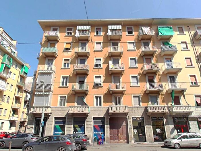 Appartamento trilocale in affitto in Corso Giulio Cesare, Barriera di Milano, Torino