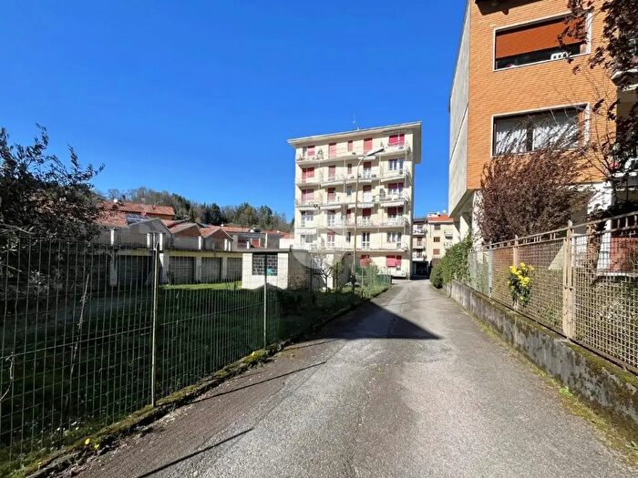 Appartamento quadrilocale in vendita in Via Firenze, Biella