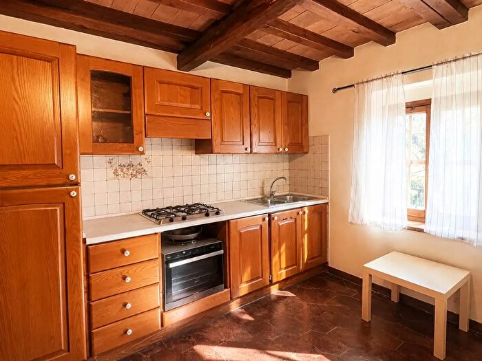 Casa quadrilocale in vendita in Località Castiglioni, Rufina