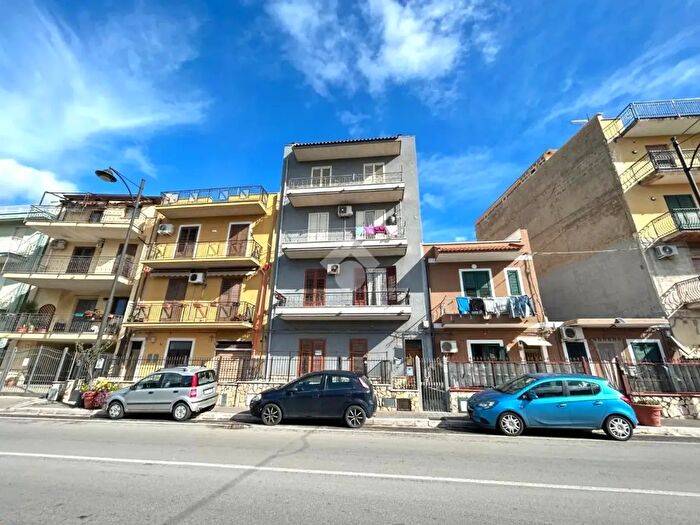 Appartamento trilocale in vendita in Corso Umberto, Ficarazzi