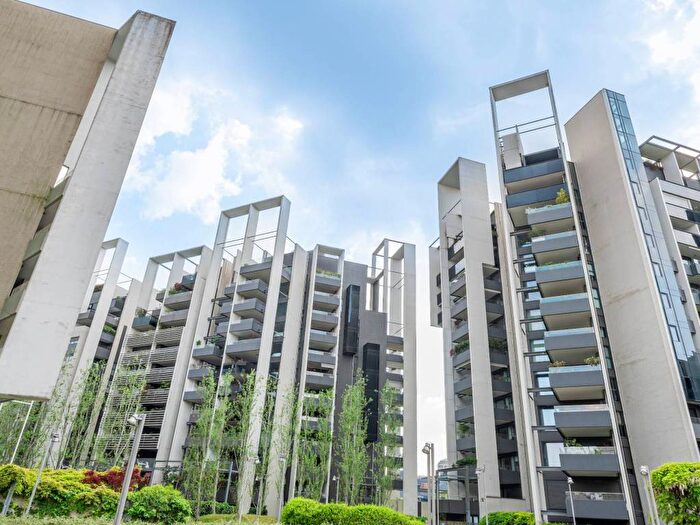 Appartamento trilocale in affitto in Via Marco Ulpio Traiano, Portello Parco Vittoria, Milano
