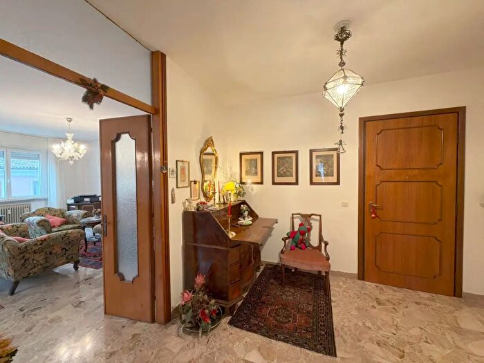 Appartamento trilocale in vendita in Via Tiberio Deciani, Udine