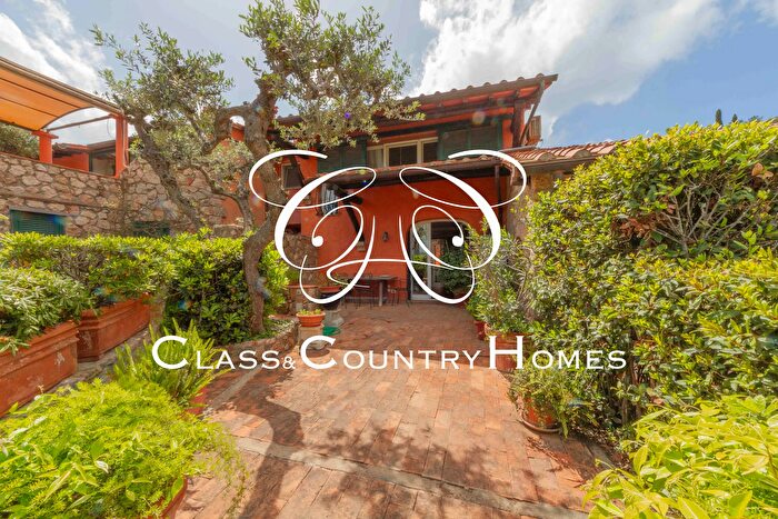 Casa trilocale in vendita in Via Panoramica, Monte Argentario