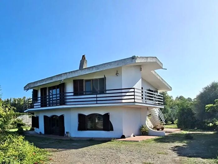 Casa con 12 locali in vendita in Pauli Sermentu, Pabillonis