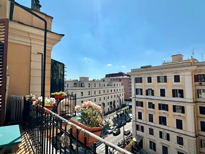 Appartamento con 6 locali in vendita in Viale Liegi, Roma