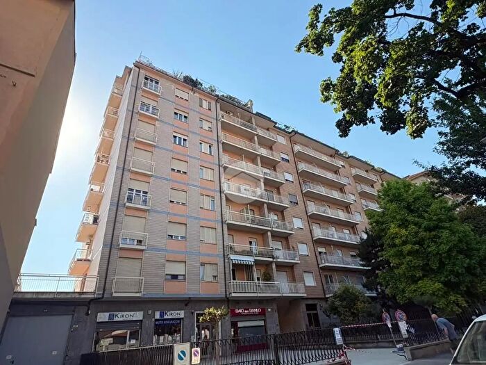 Appartamento quadrilocale in vendita in Via Borgaro, Torino