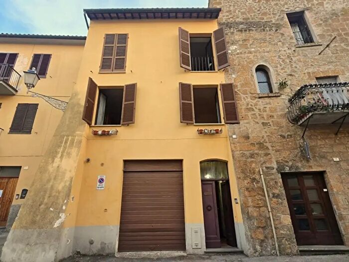 Casa con 7 locali in vendita in Via della Cava, Orvieto