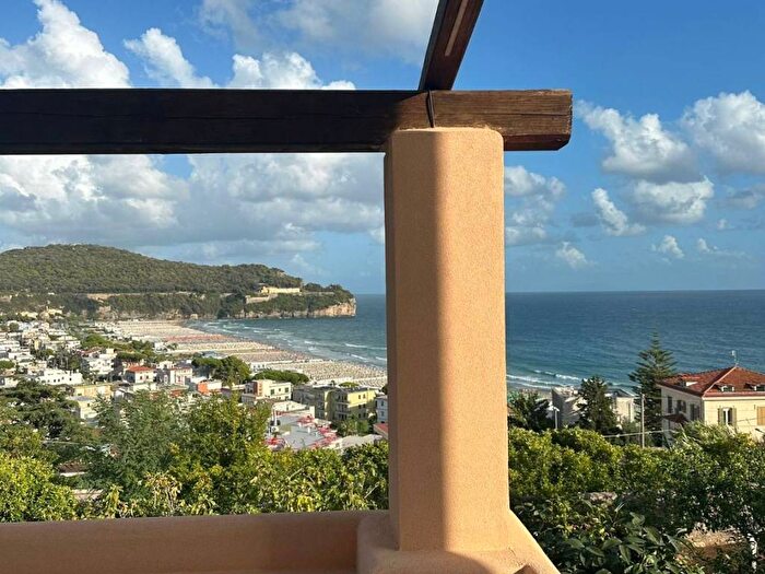 Casa trilocale in affitto in Via Flacca, Gaeta