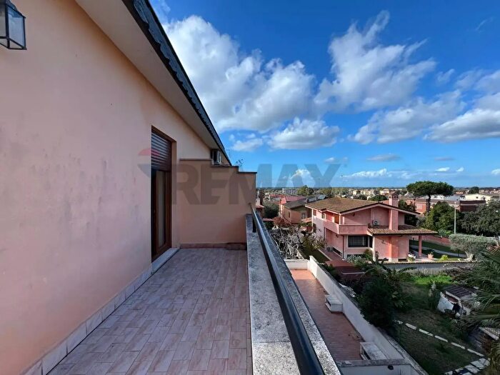 Appartamento bilocale in vendita in Via Federico Zandomeneghi, Roma