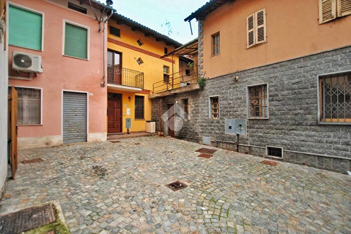 Casa quadrilocale in vendita in Via Cavour, Livorno Ferraris