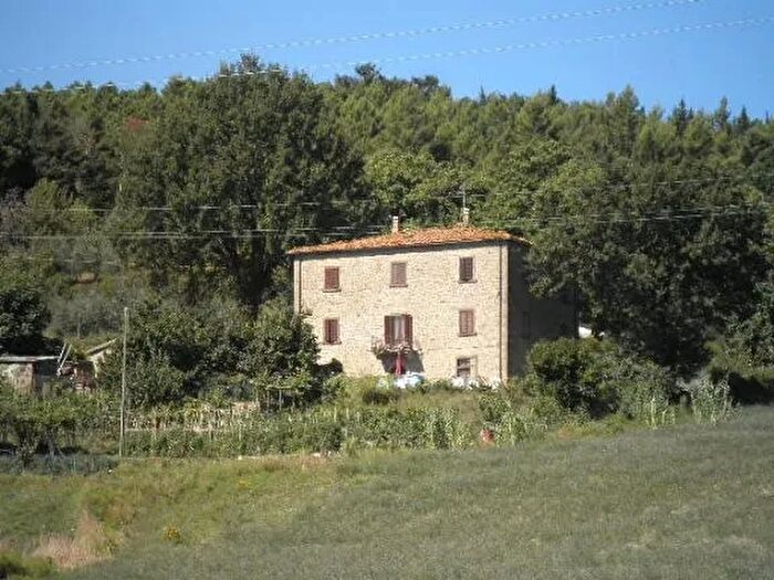 Casa con 14 locali in vendita in Montecatini Val Di Cecina