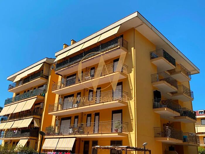 Appartamento quadrilocale in vendita in Via Grotta, San Nicola La Strada