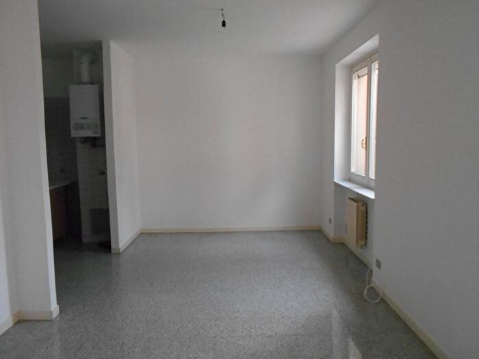 Appartamento trilocale in affitto in Via Trebbiola, Piazzale Milano Stazione, Piacenza