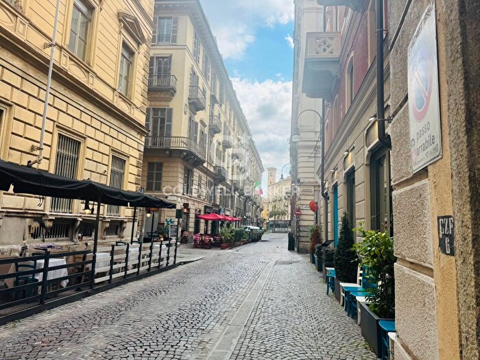 Appartamento bilocale in vendita in Via Corte dAppello, Torino