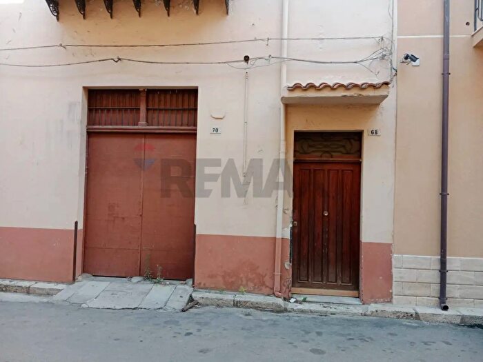 Appartamento con 7 locali in vendita in Via Roma, Partinico