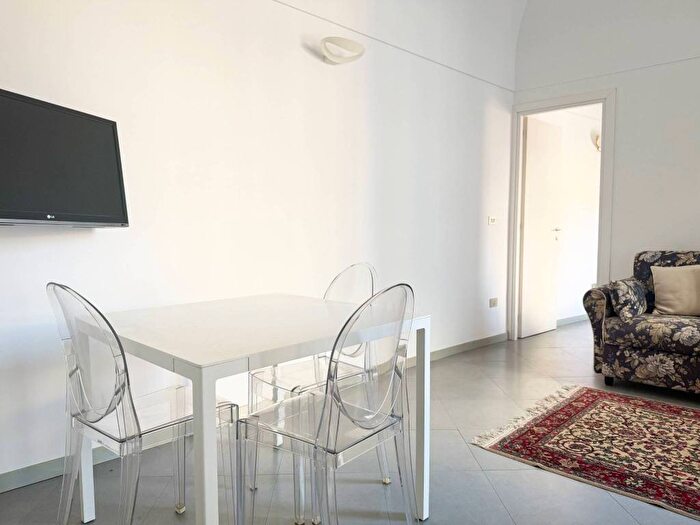 Appartamento bilocale in affitto in Via Achille Mauri, Missori, Milano