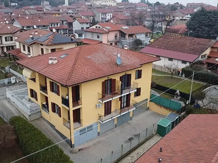 Appartamento quadrilocale in vendita in Via Guido Gozzano, Strambino