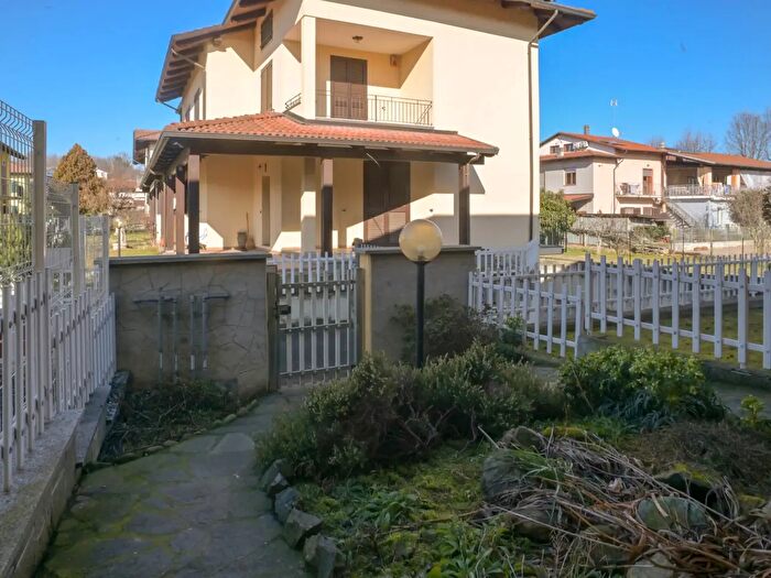 Case in Vendita e in Affitto - 2