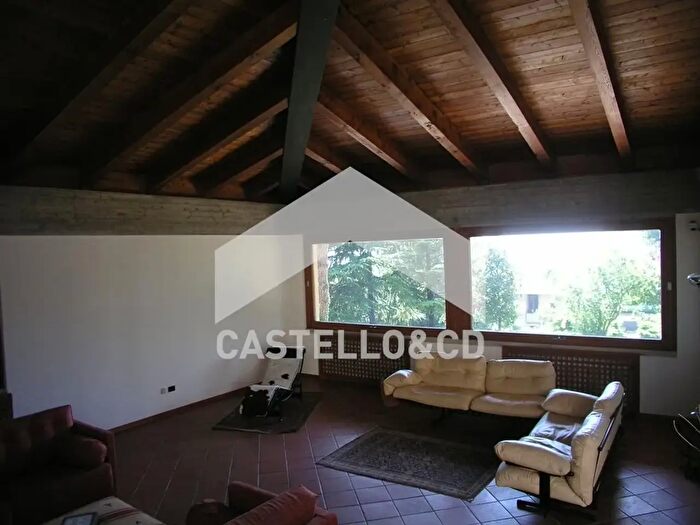 Casa con 6 locali in vendita in Via Campiani, Cellatica