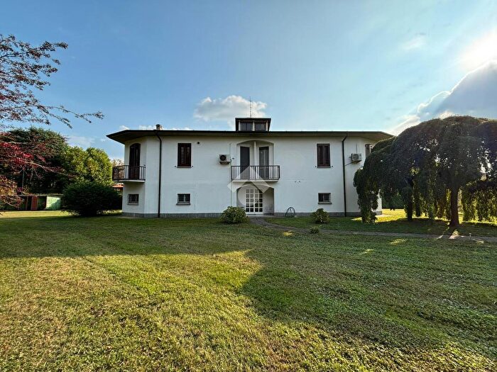 Casa con 6 locali in vendita in Via Giacomo Brodolini, Rivolta DAdda
