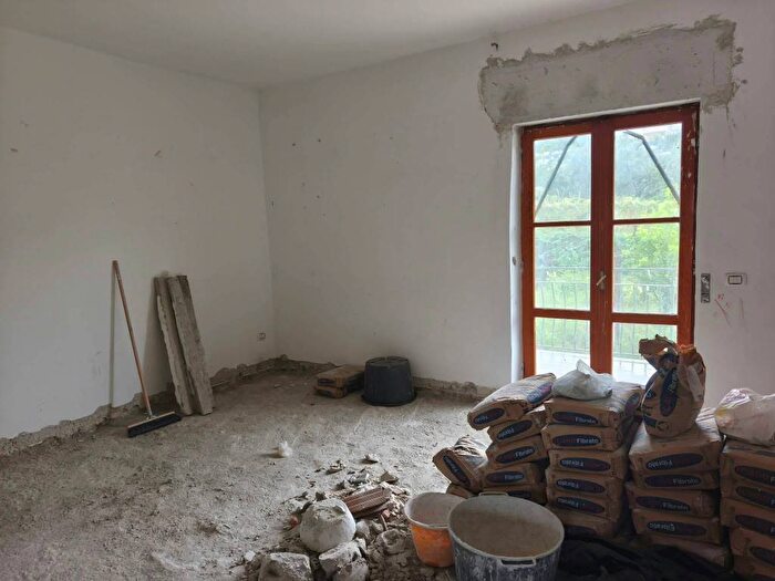Appartamento quadrilocale in affitto in Via Viticella, Quarto