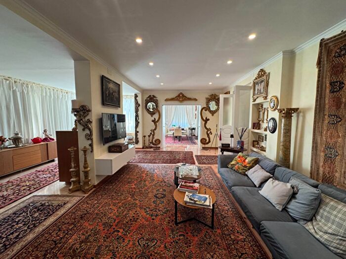 Appartamento con 6 locali in vendita in Corso Inglesi, Sanremo